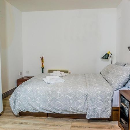 1 Bedroom Apartment By Trinity Дублин Экстерьер фото